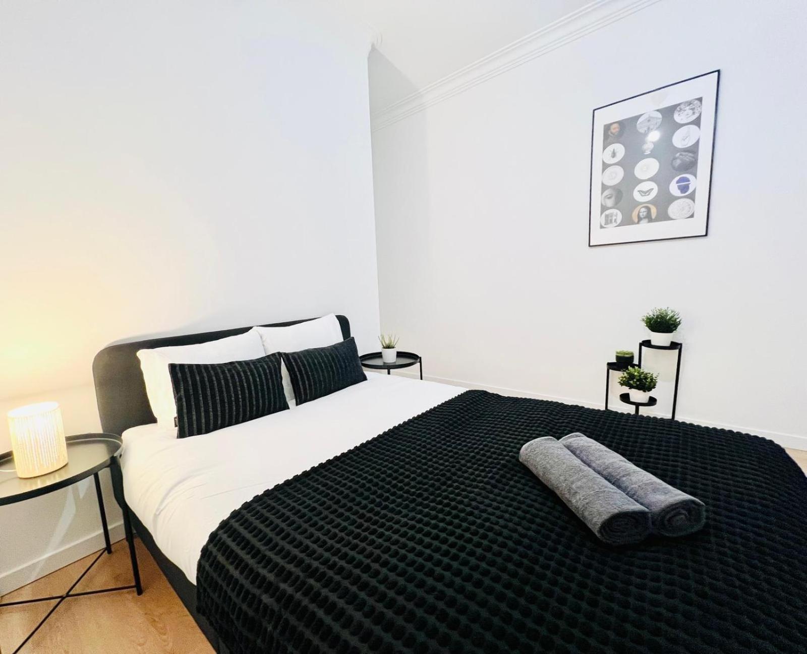 Hostel Rooms, Ideal Location For Tourists